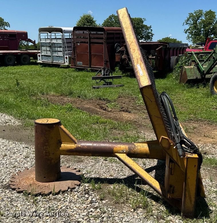 image for item DU9938 Ground Force skid steer tree saw