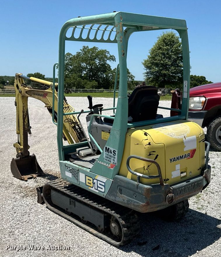 image for item DU9939 2003 Yanmar B15 mini excavator