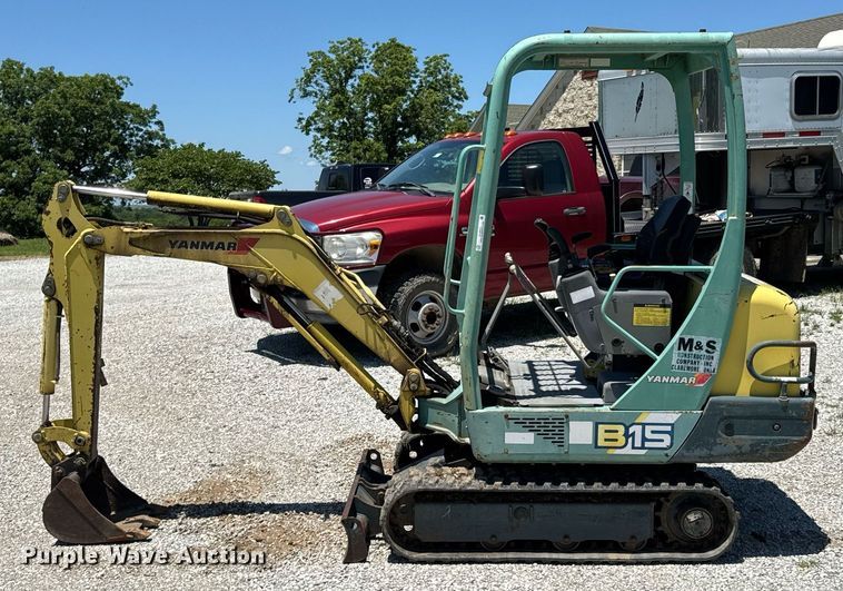 image for item DU9939 2003 Yanmar B15 mini excavator