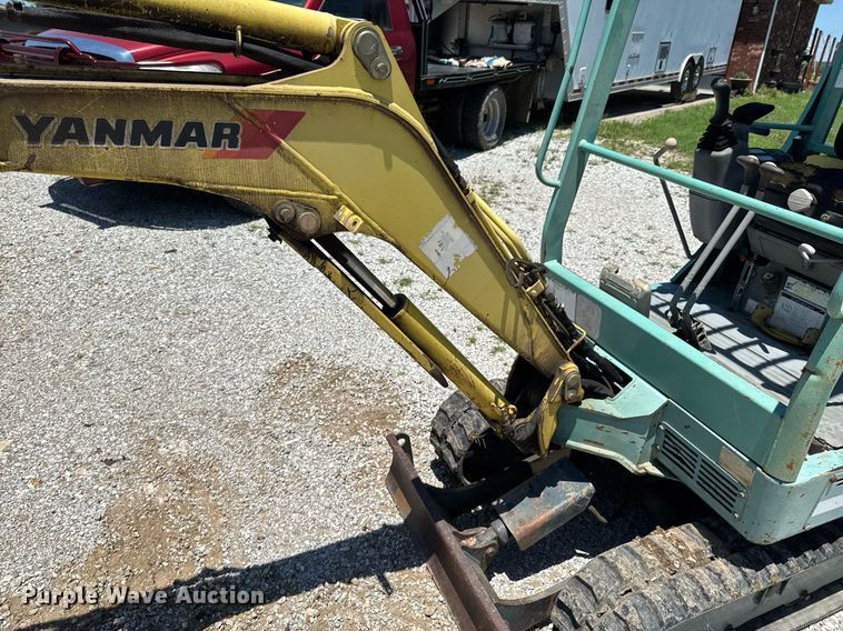 image for item DU9939 2003 Yanmar B15 mini excavator