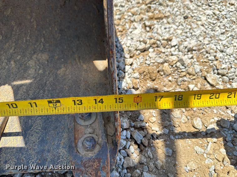 image for item DU9939 2003 Yanmar B15 mini excavator