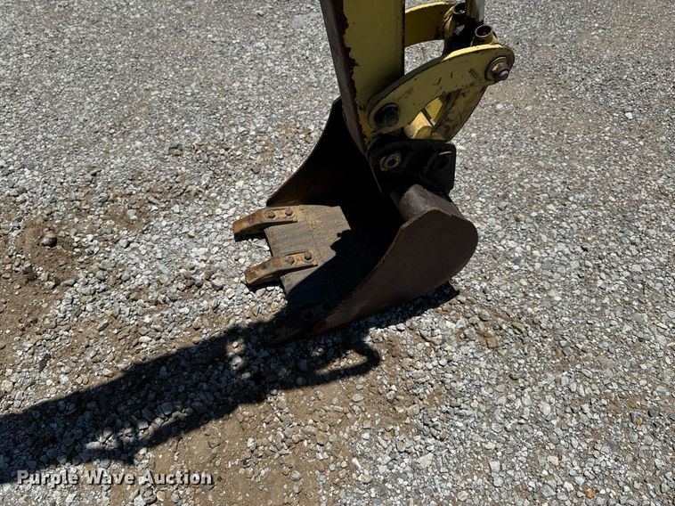 image for item DU9939 2003 Yanmar B15 mini excavator