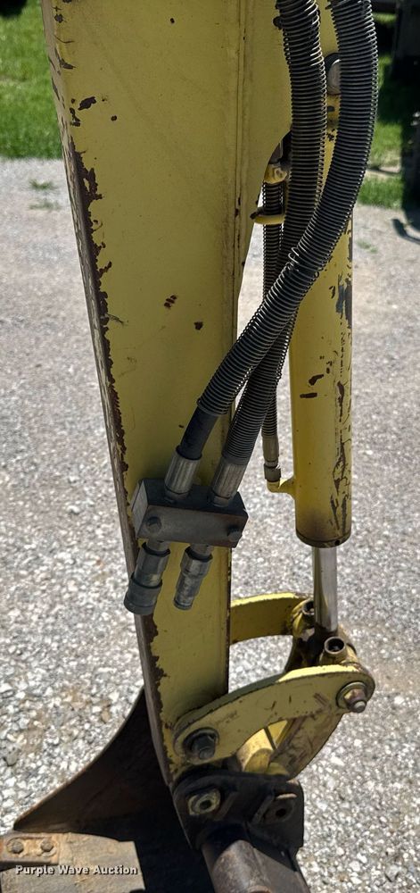 image for item DU9939 2003 Yanmar B15 mini excavator