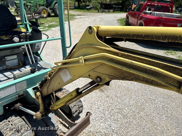 image for item DU9939 2003 Yanmar B15 mini excavator