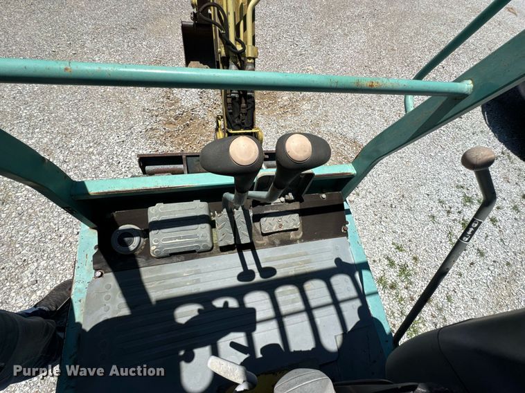 image for item DU9939 2003 Yanmar B15 mini excavator