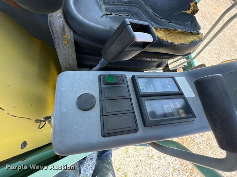 image for item DU9939 2003 Yanmar B15 mini excavator