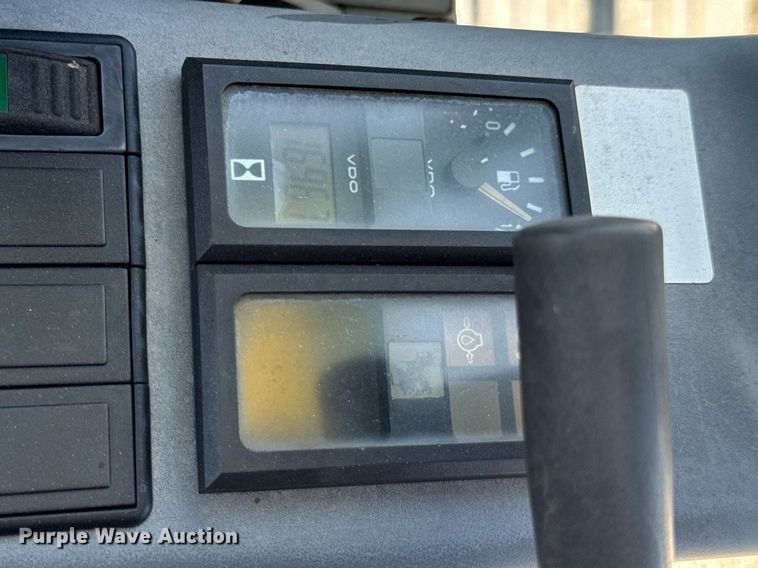 image for item DU9939 2003 Yanmar B15 mini excavator