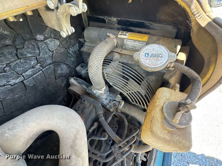 image for item DU9939 2003 Yanmar B15 mini excavator