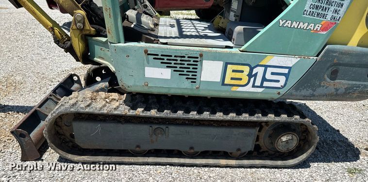 image for item DU9939 2003 Yanmar B15 mini excavator