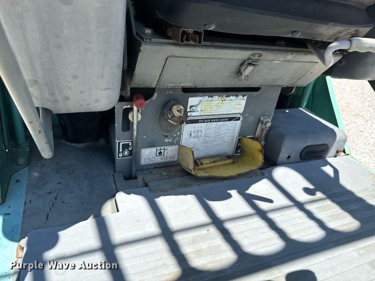 image for item DU9939 2003 Yanmar B15 mini excavator