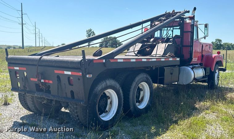 image for item DU9940 1976 Mack RW613 winch truck