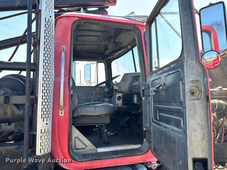 image for item DU9940 1976 Mack RW613 winch truck