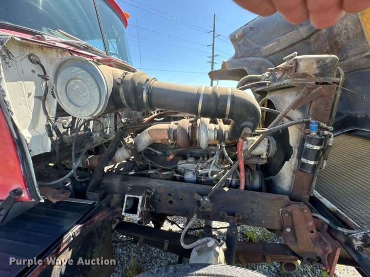 image for item DU9940 1976 Mack RW613 winch truck