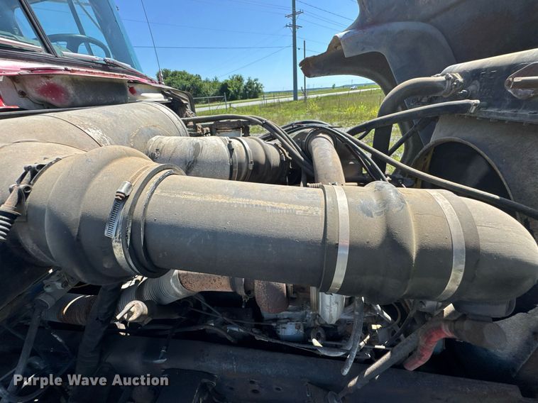 image for item DU9940 1976 Mack RW613 winch truck