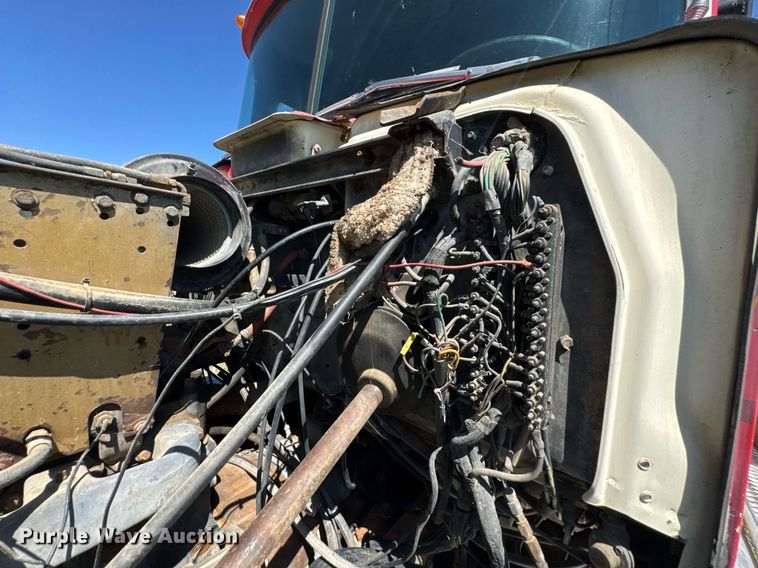 image for item DU9940 1976 Mack RW613 winch truck