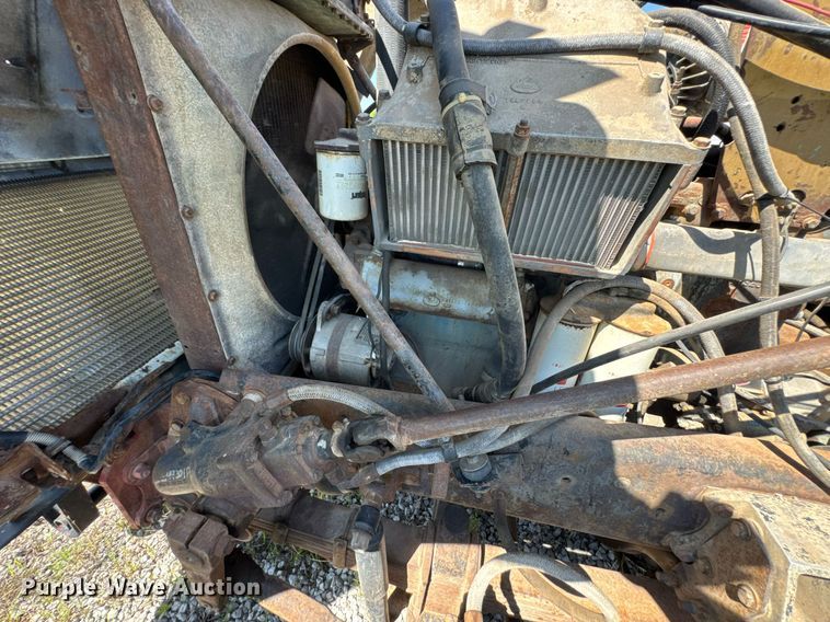 image for item DU9940 1976 Mack RW613 winch truck