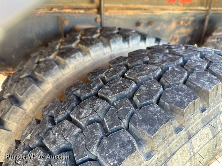 image for item DU9940 1976 Mack RW613 winch truck