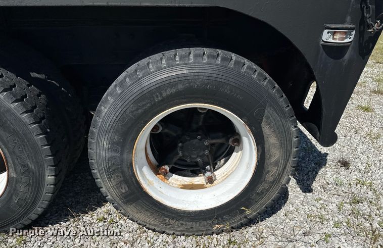 image for item DU9940 1976 Mack RW613 winch truck