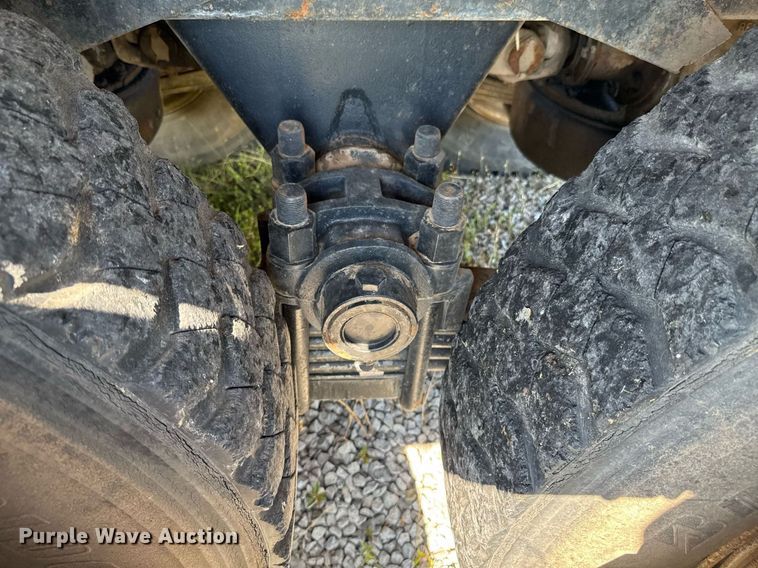 image for item DU9940 1976 Mack RW613 winch truck