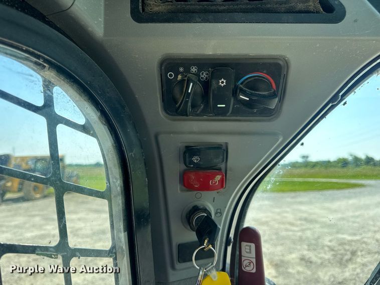 image for item DV4171 2024 Caterpillar 259D3 tracked skid steer loader