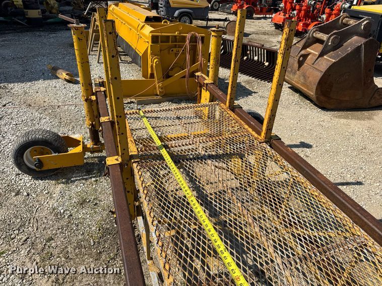 image for item DV4172 Bidwell workbridge