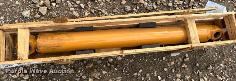 image for item DV4242 (2) Case hydraulic cylinders