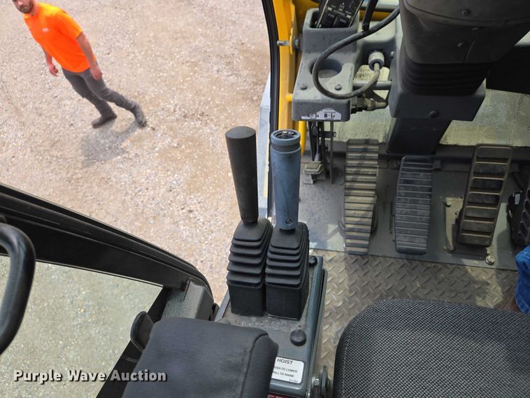 image for item DW7023 2015 Grove RT770E crane