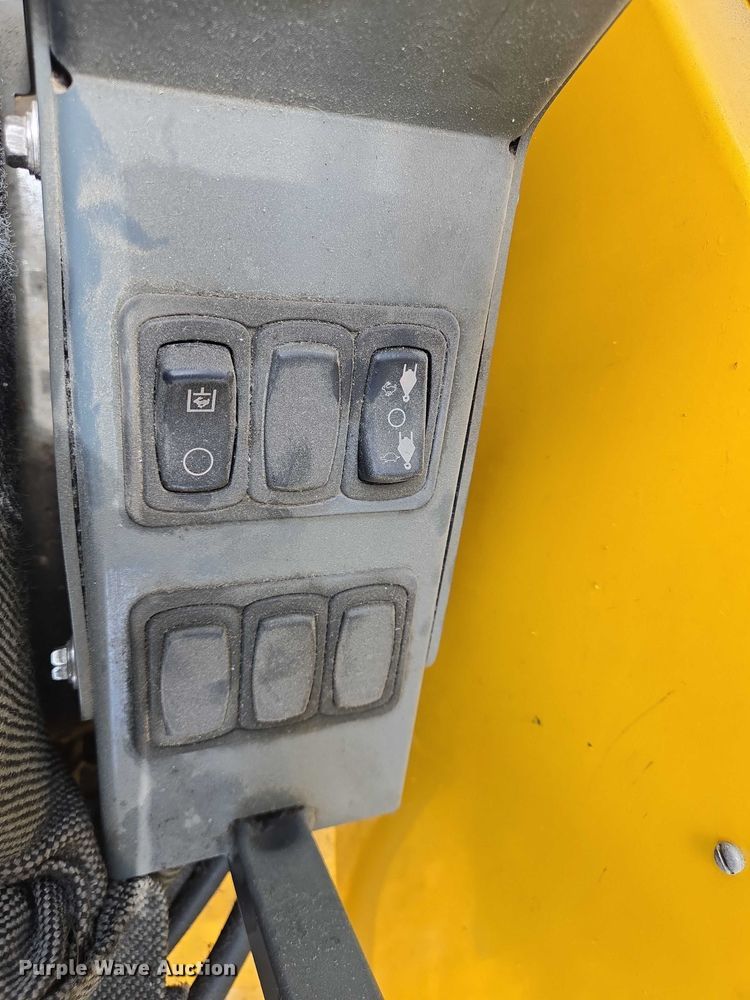 image for item DW7023 2015 Grove RT770E crane