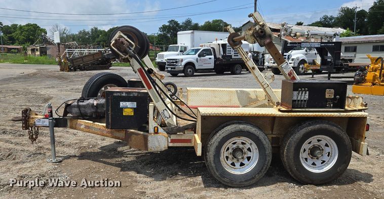 image for item DW7080 2009 Larson reel trailer