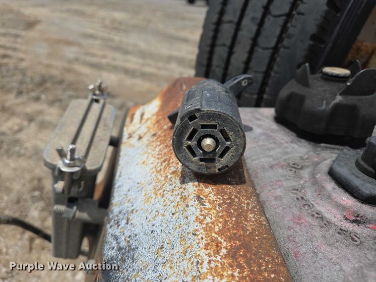 image for item DW7080 2009 Larson reel trailer