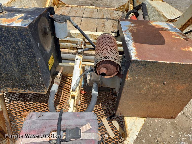 image for item DW7080 2009 Larson reel trailer