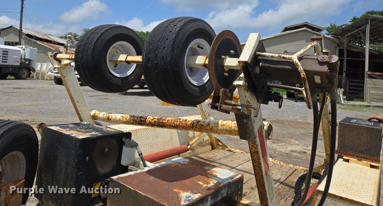 image for item DW7080 2009 Larson reel trailer