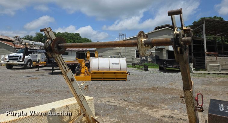 image for item DW7080 2009 Larson reel trailer