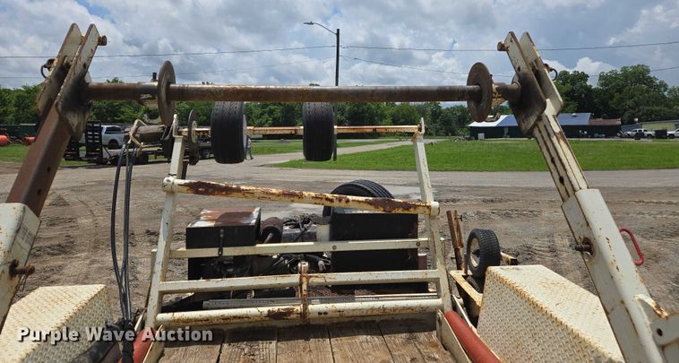 image for item DW7080 2009 Larson reel trailer