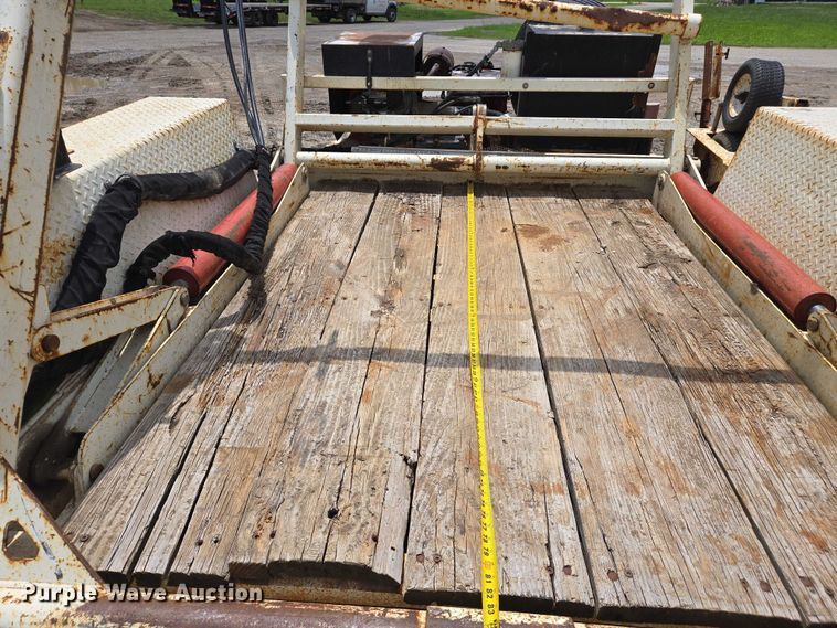 image for item DW7080 2009 Larson reel trailer