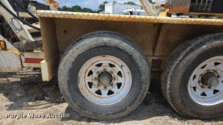 image for item DW7080 2009 Larson reel trailer