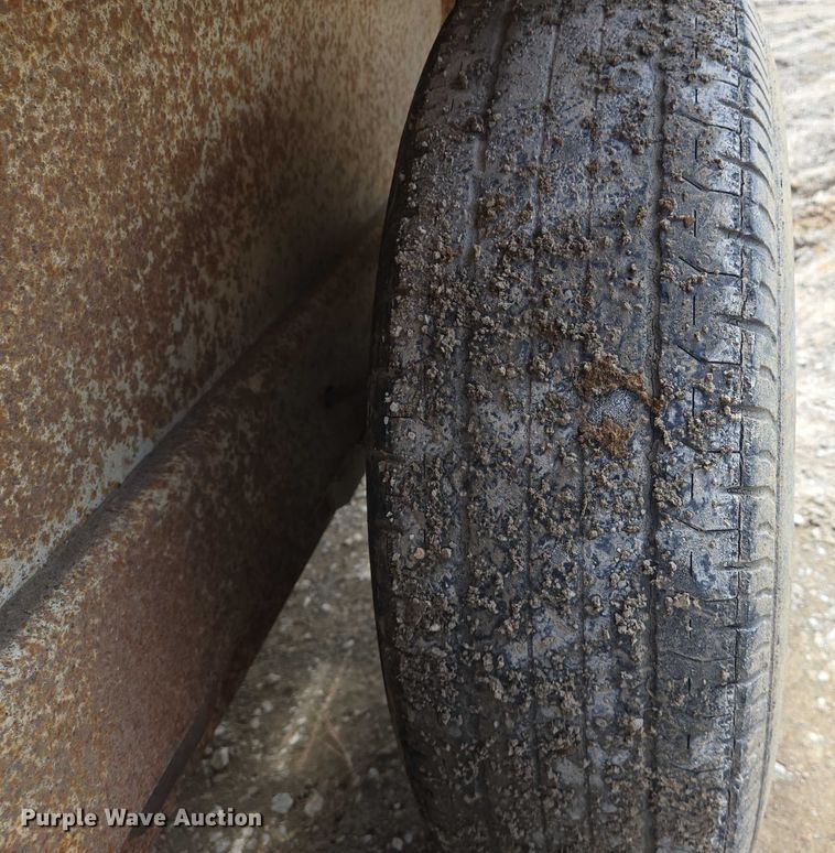 image for item DW7080 2009 Larson reel trailer