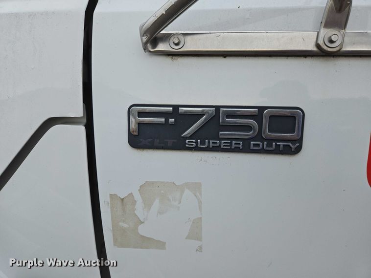 image for item DW7082 2009 Ford  F750 Super Duty XLT hydrovac truck