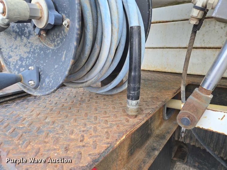 image for item DW7082 2009 Ford  F750 Super Duty XLT hydrovac truck