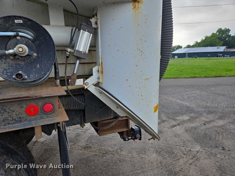 image for item DW7082 2009 Ford  F750 Super Duty XLT hydrovac truck