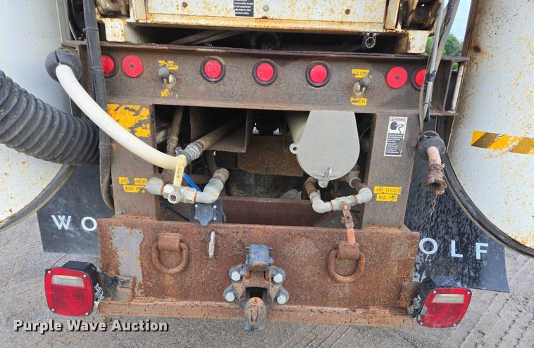 image for item DW7082 2009 Ford  F750 Super Duty XLT hydrovac truck