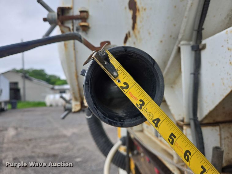 image for item DW7082 2009 Ford  F750 Super Duty XLT hydrovac truck