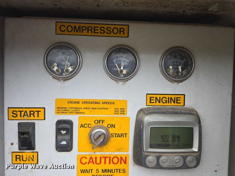 image for item DW7082 2009 Ford  F750 Super Duty XLT hydrovac truck