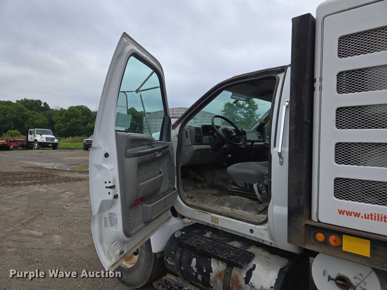 image for item DW7082 2009 Ford  F750 Super Duty XLT hydrovac truck