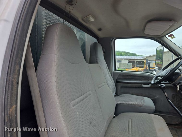 image for item DW7082 2009 Ford  F750 Super Duty XLT hydrovac truck