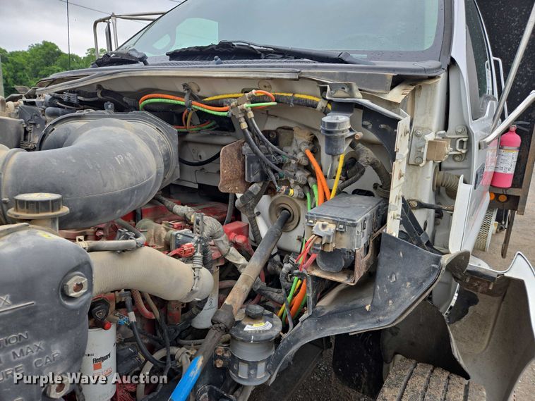 image for item DW7082 2009 Ford  F750 Super Duty XLT hydrovac truck