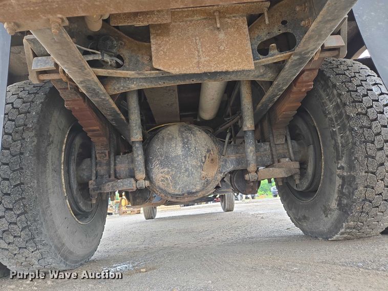 image for item DW7082 2009 Ford  F750 Super Duty XLT hydrovac truck