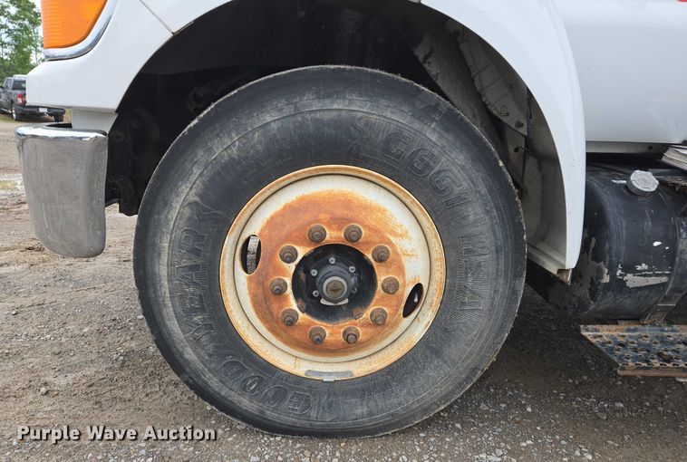 image for item DW7082 2009 Ford  F750 Super Duty XLT hydrovac truck