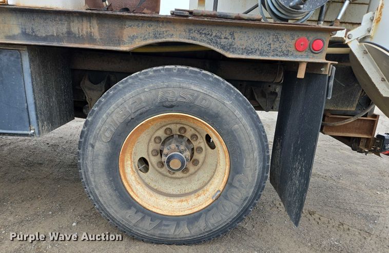 image for item DW7082 2009 Ford  F750 Super Duty XLT hydrovac truck