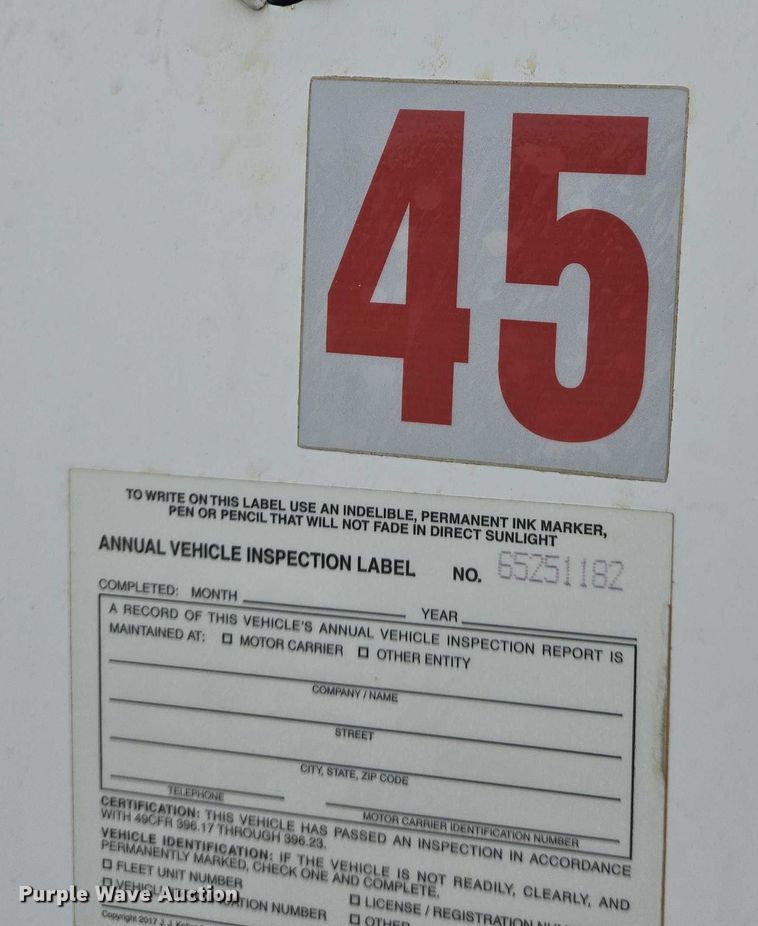 image for item DW7083 1993 International  4900  box truck